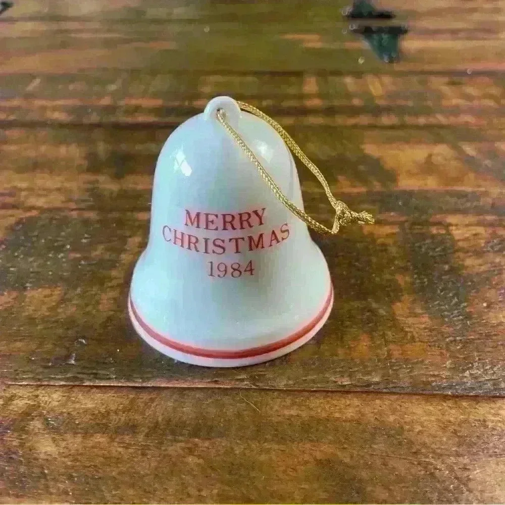 Vintage Made‎ in Japan porcelain Christmas 1984 Bell